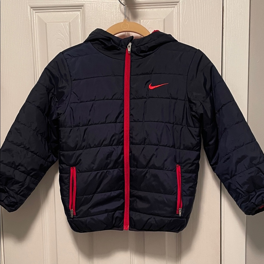 Nike Kids Dark Blue Puffer with Red Details. Size 6-7 years. Great condition